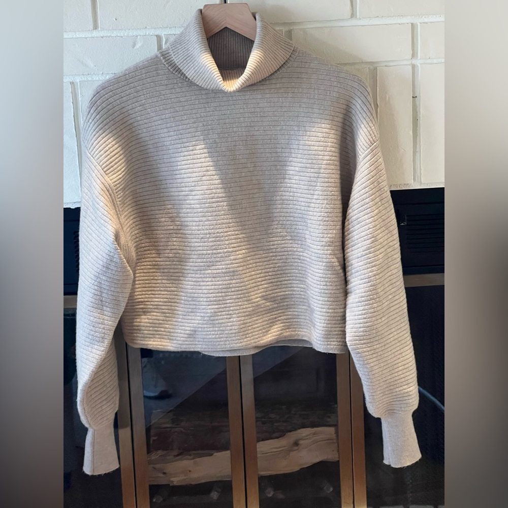 Good American crop ribbed turtleneck beige / tan / taupe / cream